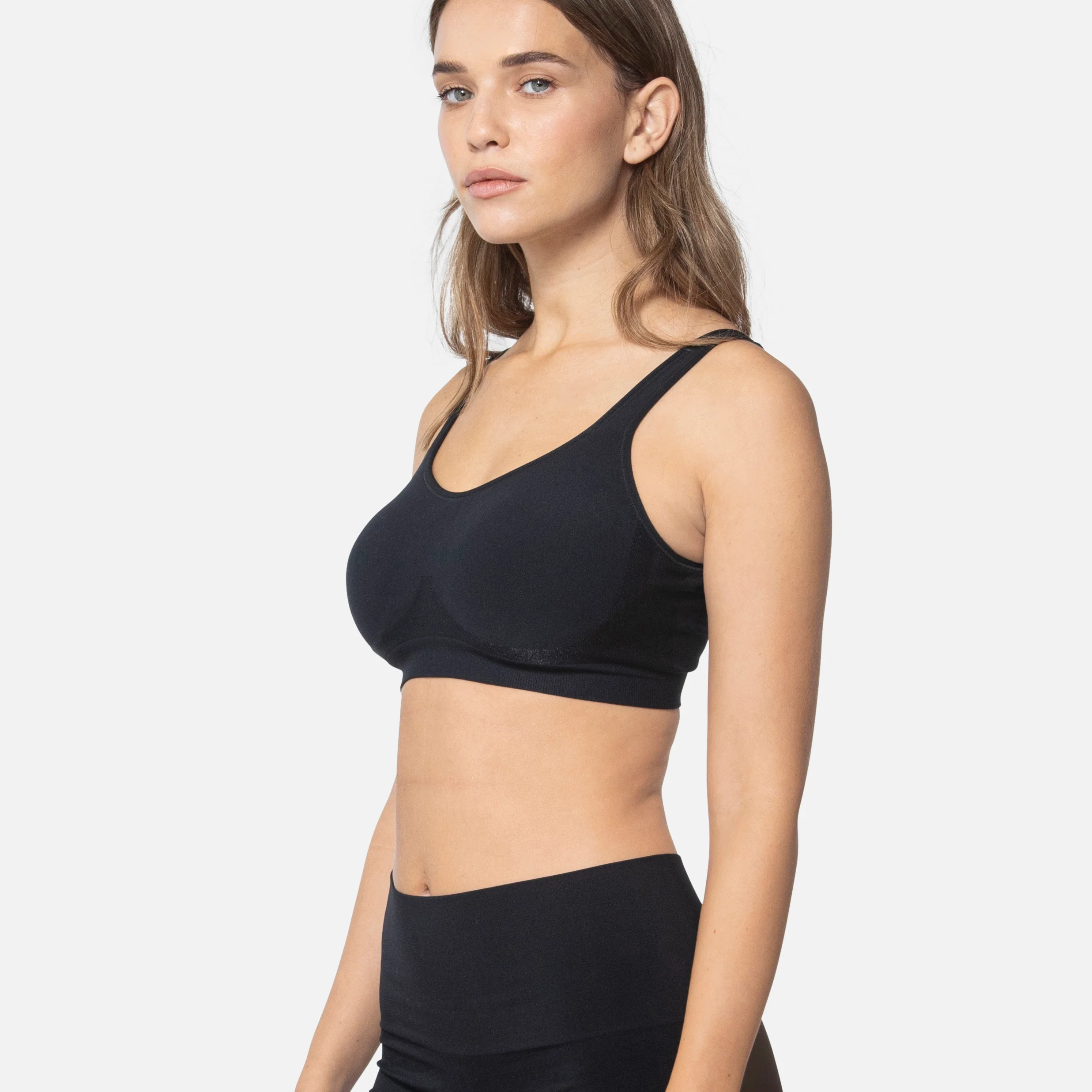 459 The Comfort Shaping Bra with Adjustable Straps - Image 3